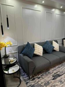 Chic Retreat in Pasay City - Scandinavian with Balcony facing Mall Of Asia