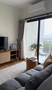 Title Halo Slow Morning Naiyang Pool Gym