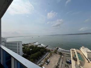 Apartamento vista al mar con balcon