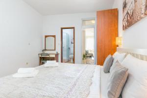 Apartments with parking space Zivogosce - Blato, Makarska - 22253