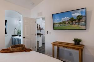 Desert Escape close Trails & River