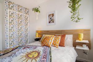 3BR Coastal Home with Parking, Workspace, WiFi