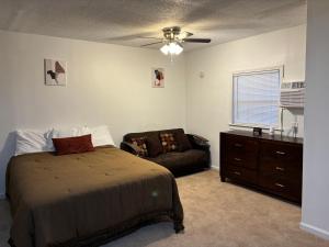 Luxurious 2 Studio Apartment Pool House