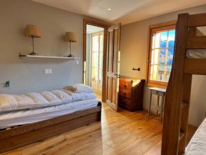 Chalet rénové à Samoëns, proche centre, skis-bus - FR-1-624-186