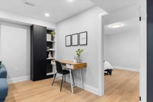 Urban Haven: 2BR2BA+Office, Kitchen, Dining