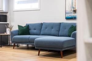 Urban Haven: 2BR2BA+Office, Kitchen, Dining
