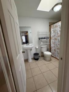 Apartment minutes from the consulate