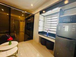 Quaint 2BR Connected Apartment in Pasay City - Perfect for Families front of MOA