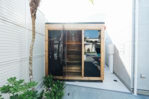 The Pool House Tokyo Bay