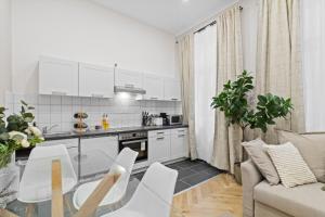 Free WiFi I Next to Mariahilferstraße