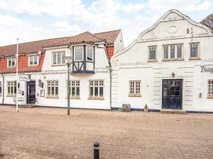 Romantic 2 person holiday home in Give