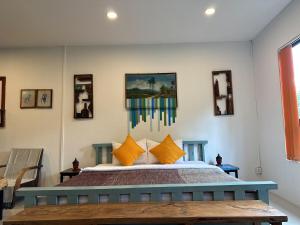 Gallery House - Artistic Villa with Plunge Pool