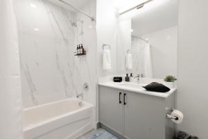 Sleek Loft 15 Min from NYC with Manhattan View