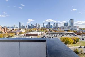 Sleek Loft 15 Min from NYC with Manhattan View