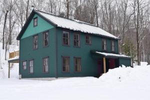 Spacious and Secluded Cabin Perfect for Winter in Huntington, Vermont