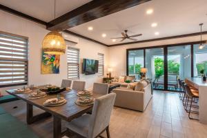 Paradise Palms and The PoolClub at Mahogany Bay