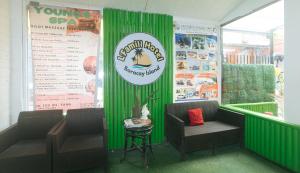 RedDoorz at LFamili Hotel Boracay