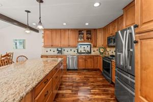 The Alpine Lodge 4BR on Eagle Vail Golf Course