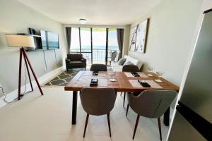 Penthouse Suite - Oceanfront - Prime location