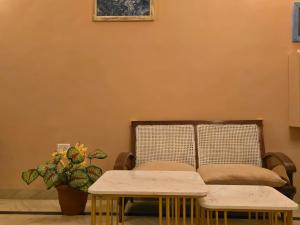 Sundowner Cozy 1 BHK ,5 min Beach ,AC & Balcony