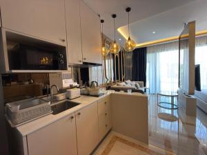 Bangtao new studio in Bellevue Lagoon