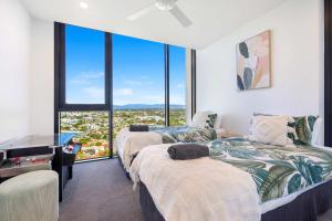 Skyline Showdown - Views, Games & Vibes