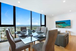 Skyline Showdown - Views, Games & Vibes