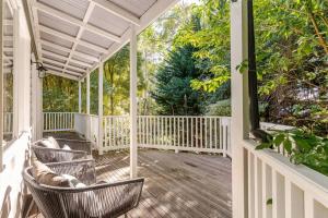 Cosy 2 Bedroom Cottage with spabath and fireplace