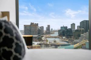 Queensbridge - Modern 1BR Apt in Central Southbank