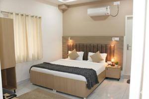 Hotel JK Heights Miyapur, Near Lingampally Railway Station