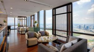 The Platinum Parkview Suite - HCM