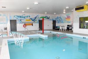Super 8 by Wyndham Winnipeg East MB