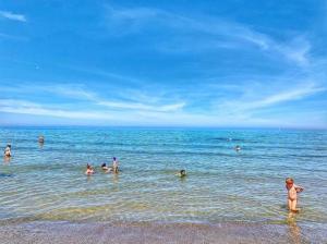 onda etrusca bilocale con accesso diretto al mare