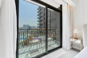 Bright Studio Retreat in Floarea Residence Arjan