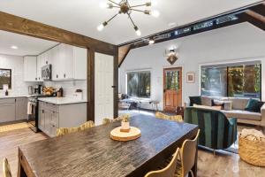 Luxury A-Frame with Hot Tub, Fireplace & Firepit