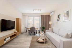 Modern Apartments with FREE parking spots