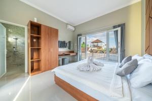 Peaceful 3 BDR Villa Canggu - Private Cook & Breakfast, Lunch, Dinner