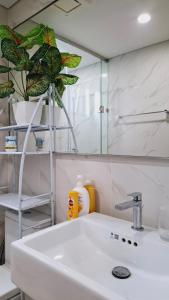 Hanoi Homestay VinSmart City Big Stu Big Sale