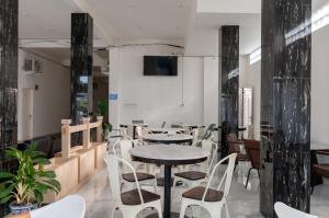 RedDoorz near UISU teladan Medan