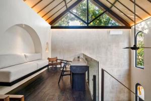 Chiara Elegant Modern 2 BR Private Pool Villa ZN357