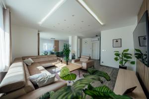 Holiday home "Villa Blue Lake" - Private Heated pool, Hotube