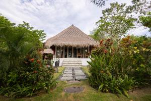 Ayvrtha Boutique Nature Resort, 5 minutes drive to Padang-Padang Beach