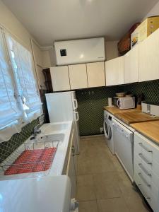 5AMB-03 - Appartement climatisé avec piscine et parking