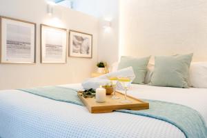 Dream of light and Beach THE GREEN DOOR