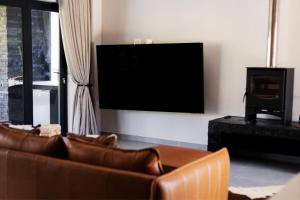 Luxury 4BR Drakensberg Home Private Pool and Braai