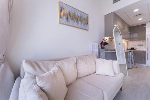 Spacious 1 bedroom in Azizi Riviera, Meydan