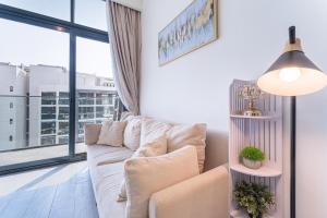 Spacious 1 bedroom in Azizi Riviera, Meydan