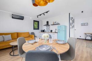 SARNIA HQ Container House in Bielsko-Biała with Garden and Air Conditioning by Noclegi Renters