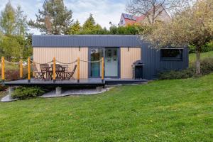 SARNIA HQ Container House in Bielsko-Biała with Garden and Air Conditioning by Noclegi Renters