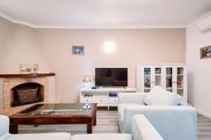 Casa Sauchi mit Gemeinschaftspool - Neu renoviert
